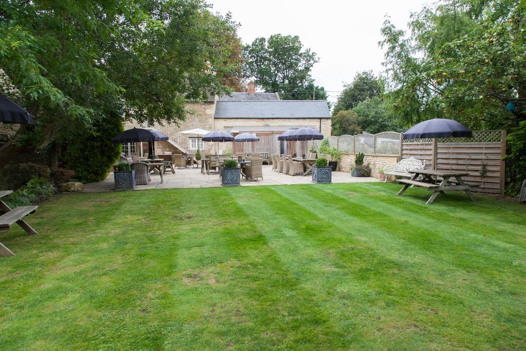 The Wychwood Inn Shipton under Wychwood Exterior foto
